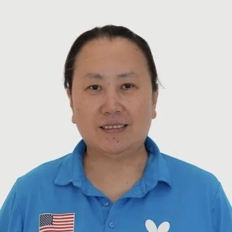 高军代表美国队出战时期的照片。